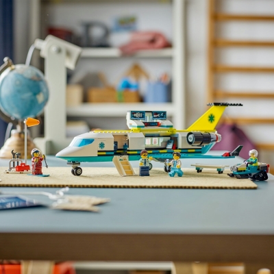 Avion-ambulanta pentru urgente 60465 LEGO City