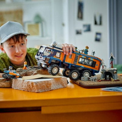 Camionul laborator stiintific al exploratorilor arctici 60471 LEGO City