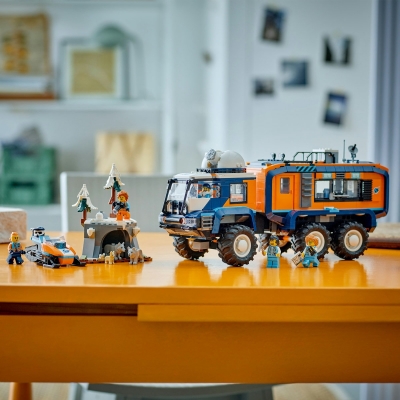 Camionul laborator stiintific al exploratorilor arctici 60471 LEGO City