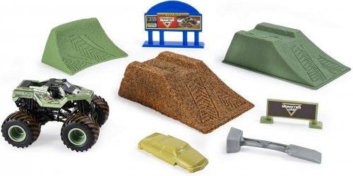 Masina de jucarie macheta Soldier Fortune set cu nisip kinetic si accesorii cu rampa Monster Jam Spin Master