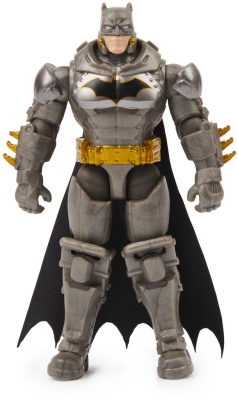 Figurina Batman costum cu armura, 10 cm, cu 3 accesorii surpriza Spin Master