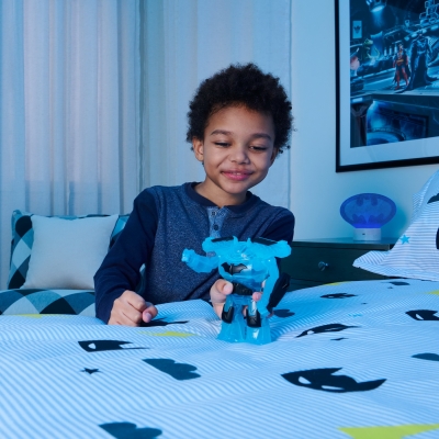 Figurina Batman Deluxe cu armura High Tech cu 11 puncte de articulatie, 10 cm, Spin Master