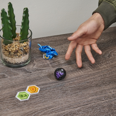 Figurina bila Bakugan S3 Geogan Crustillion Spin Master