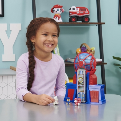 PATRULA CATELUSILOR TURNUL DE CONTROL CU MICRO FIGURINE SPIN MASTER