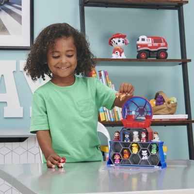 PATRULA CATELUSILOR TURNUL DE CONTROL CU MICRO FIGURINE SPIN MASTER