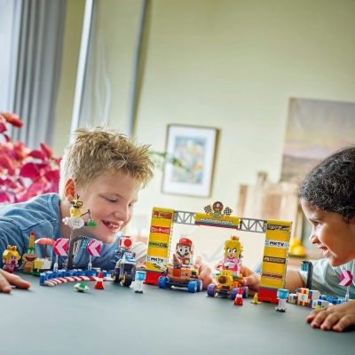 Mario Kart  – Set Baby Peach si Grand Prix 72036 LEGO Super Mario