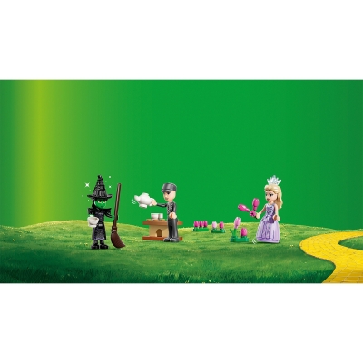 Glinda si Elphaba viziteaza Munchkinland 75690 LEGO Wicked
