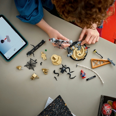 Batalie memorabila: Omul Paianjen vs Sandman 76334 LEGO Marvel Super Heroes