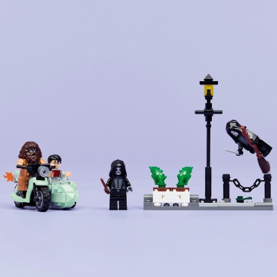 Hagrid si Harry in fuga de pe Aleea Boschetelor 76459 LEGO Harry Potter