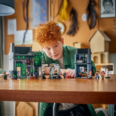 Magazinele de vrajitorii de pe Aleea Nocturna 76471 LEGO Harry Potter