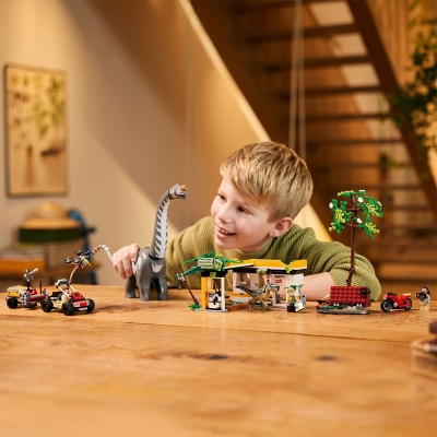 Misiune de urmarire a unui Velociraptor si a unui Titanosaurus 76973 LEGO Jurassic World