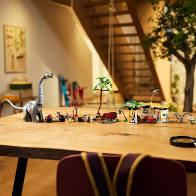 Misiune de urmarire a unui Velociraptor si a unui Titanosaurus 76973 LEGO Jurassic World