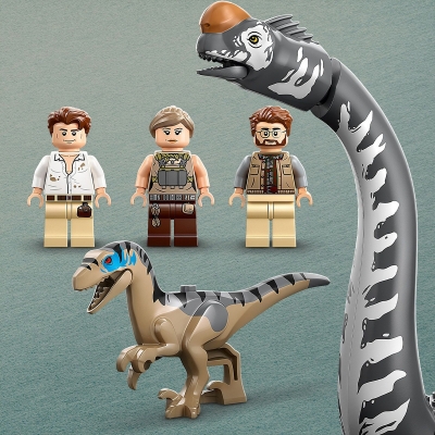 Misiune de urmarire a unui Velociraptor si a unui Titanosaurus 76973 LEGO Jurassic World