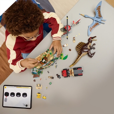 Misiune aeriana cu Spinosaurus si Quetzalcoatlus 76976 LEGO Jurassic World