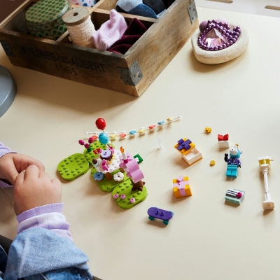 Petrecerea aniversara al lui Julian 77046 LEGO Animal Crossing