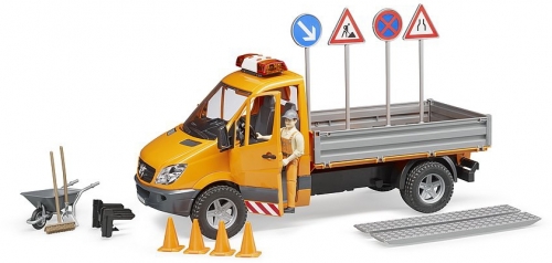 Jucarie Sprinter municipal Mercedes Benz cu muncitor, sirena si accesorii Bruder 