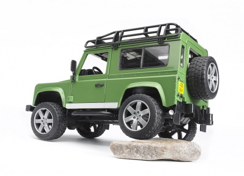 Jucarie Masina de teren Land Rover Defender Bruder