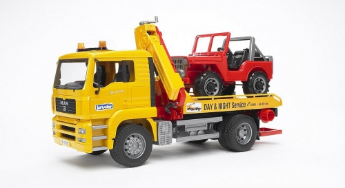 Set de joaca Camion de tractare MAN TGA si vehicul de teren Bruder