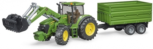 Jucarie Tractor John Deere 7930 cu incarcator frontal si remorca basculanta pe osie Bruder 