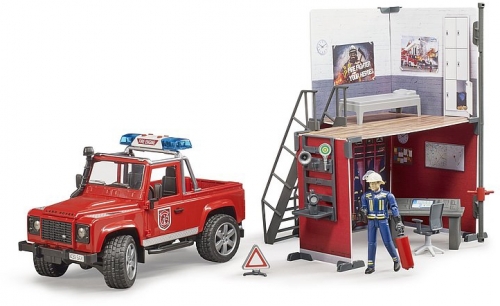 Set de joaca Statie de pompieri cu Land Rover Defender si pompier Bruder