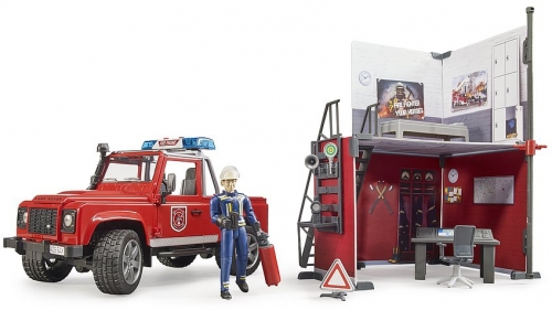 Set de joaca Statie de pompieri cu Land Rover Defender si pompier Bruder