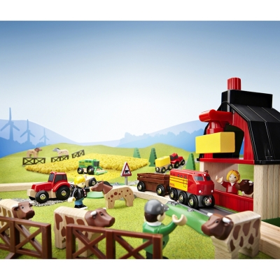 Set tren la ferma BRIO