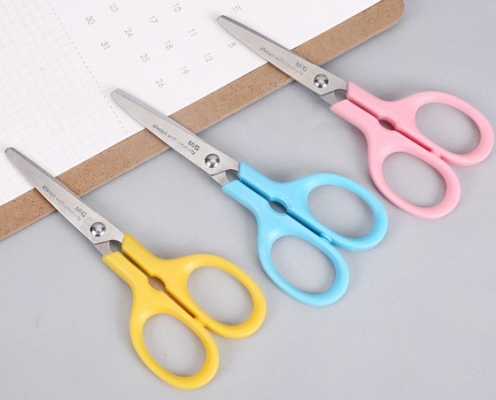 Foarfeca kid, lame 12cm cu varf bont, ambalaj din OPP, diverse culori, M&G