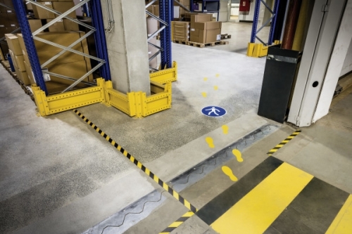 Banda autoadeziva pentru marcat locatii Duraline Strong 50 mm x 30 m negru-galben Durable