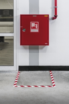 Banda autoadeziva pentru marcat locatii Duraline Strong 50 mm x 30 m alb-rosu  Durable