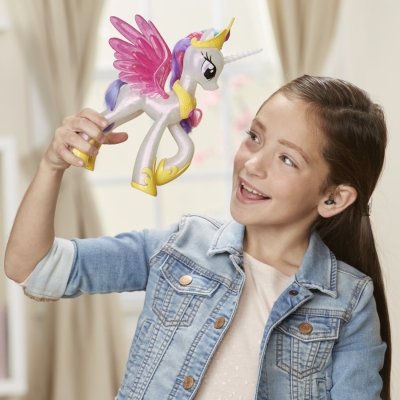 PRINTESA CELESTIA PONEIUL STRALUCITOR HASBRO