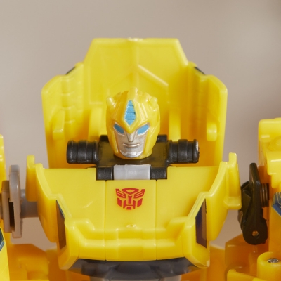 Figurina Transformers Cyberverse Robot Bumblebee Hasbro