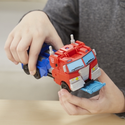 TRANSFORMERS ULTRA OPTIMUS PRIME HASBRO