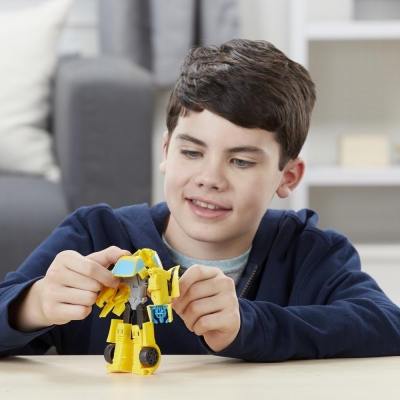 TRANSFORMERS CYBERVERSE WARRIOR BUMBLEBEE HASBRO