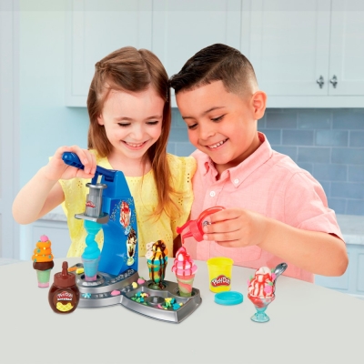 Super setul de inghetata cu topping Play-doh Hasbro