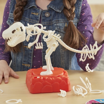 JOC DINOZAURUL T REX ROCKS HASBRO