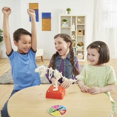 JOC DINOZAURUL T REX ROCKS HASBRO