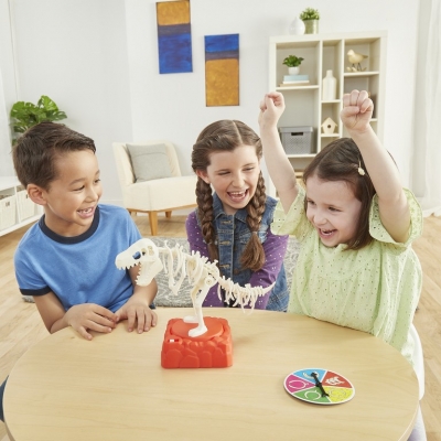 JOC DINOZAURUL T REX ROCKS HASBRO