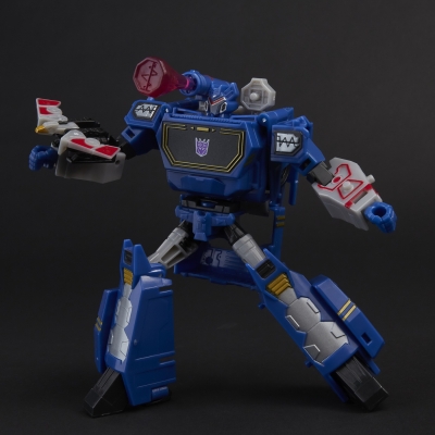 Figurina Transformers Robot vehicul Cyberverse Deluxe Soundwave Hasbro