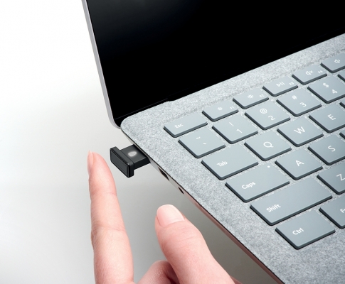 Sistem autentificare pe baza de amprenta, wireless, conexiune USB-A, negru Kensington