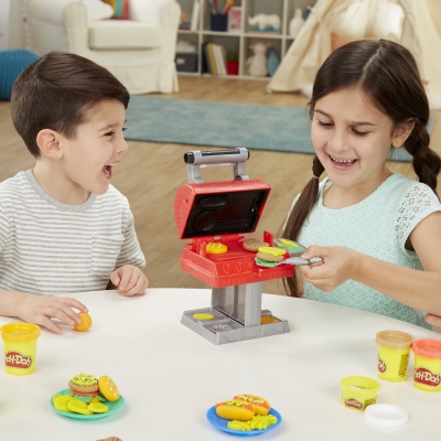 Set gratar cu forme si stampile Play-doh Hasbro