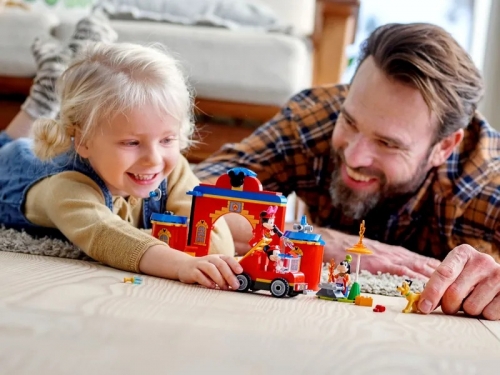 Statia si camionul de pompieri ale lui Mickey si prietenilor sai 10776 LEGO Disney 