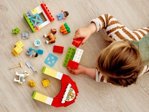Grajdul cailor si al poneilor 10951 LEGO Duplo 