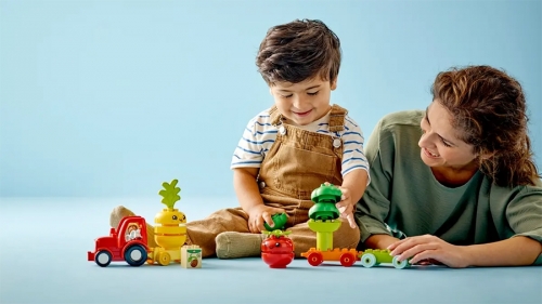 Tractor cu fructe si legume 10982 LEGO DUPLO