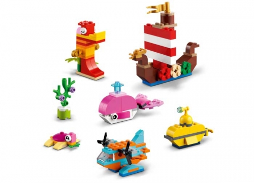 Distractie creativa in Ocean 11018 LEGO Classic 