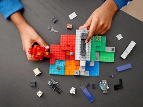 Portalul ruinat 21172 LEGO Minecraft 