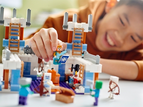 Castelul de gheata 21186 LEGO Minecraft