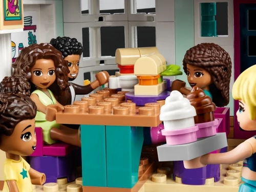 Casa familiei Andreei 41449 LEGO Friends 