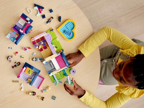 Casa familiei Andreei 41449 LEGO Friends 