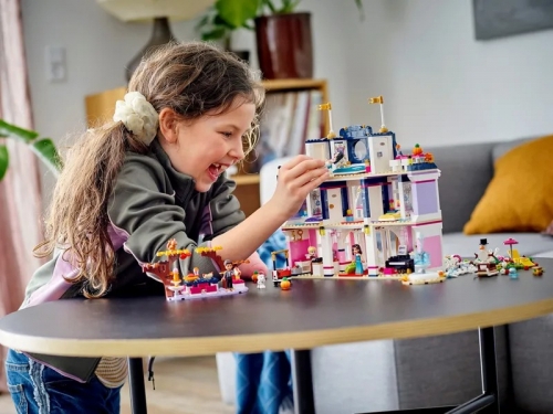 Grand hotel in Heartlake City 41684 LEGO Friends 