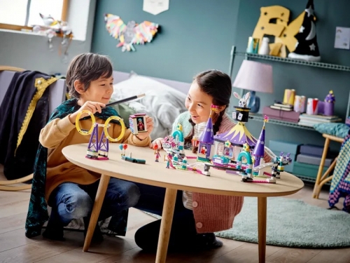 Montagne russe magic in parcul de distractii 41685 LEGO Friends 